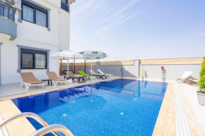 Magnificent Villa With Jacuzzi, Private Pool and Garden in Serik, Antalya